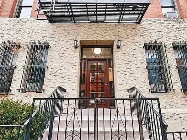 247 W 21st St APT 3C, New York, NY 10011