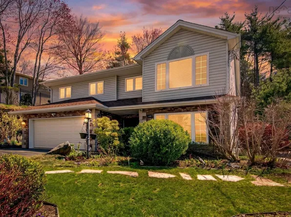 91 Ridgevale Dr, Bedford, NS B4A 3R2