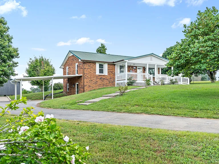 4151 Chapel Hill Rd — Photo 22