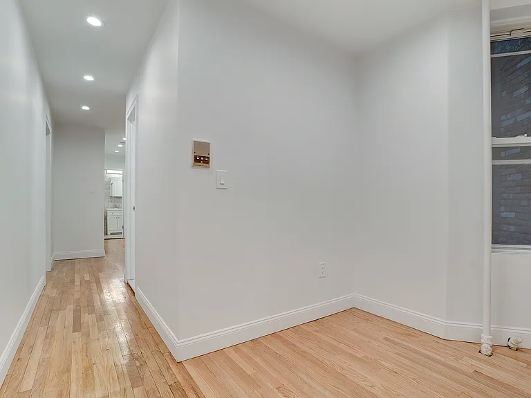 323 W 47th St #2B — Photo 5