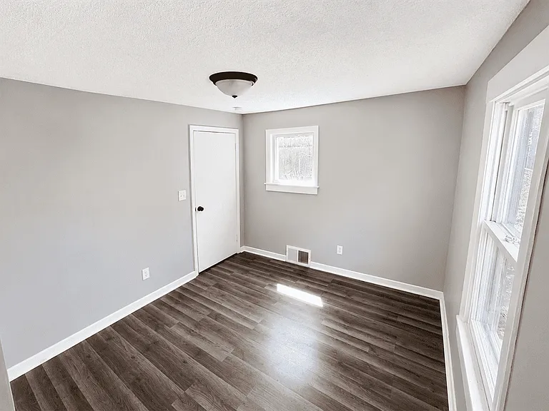 4918 Pleasant Grove Rd — Photo 7