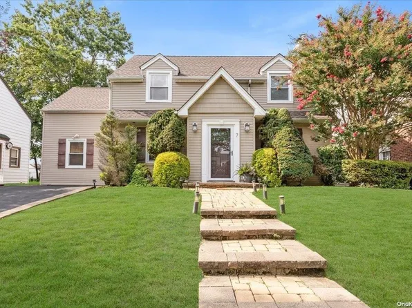 7 Newkirk Avenue, East Rockaway, NY 11518