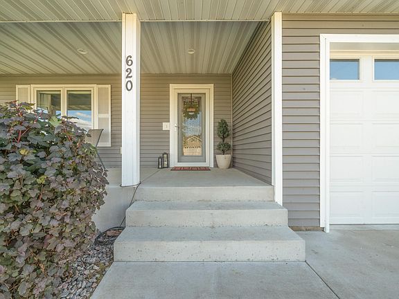 4th image of 620 Anderson Way