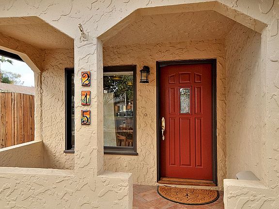 3rd image of 215 N 1st St