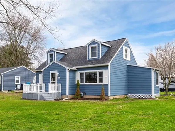 986 Gravel Rd, Webster, NY 14580