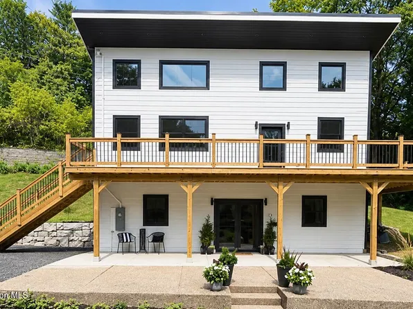 33 Valley Street, Saugerties, NY 12477