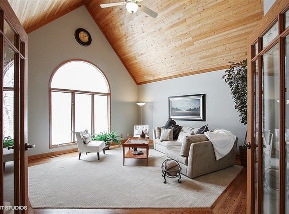 French doors offer privacy to this vaulted flex room. Living Room? Office? Library? Music Room? Toy Room? You decide! Use this space as you see fit now & in the future!