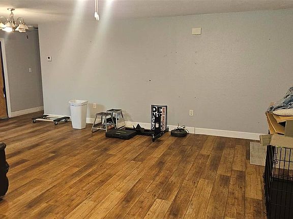 3rd image of 18218 DRIGGERS AVENUE
