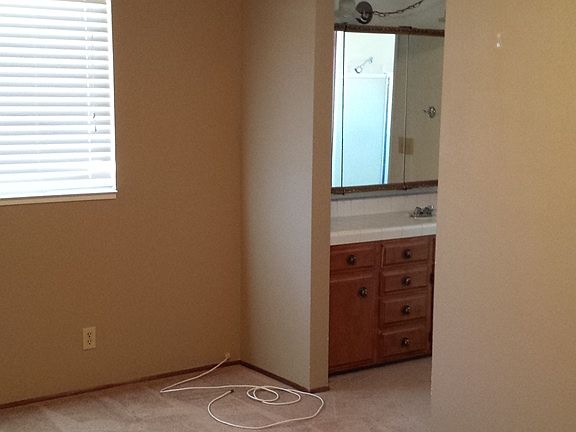 5th image of 10949 Pioneer Ave