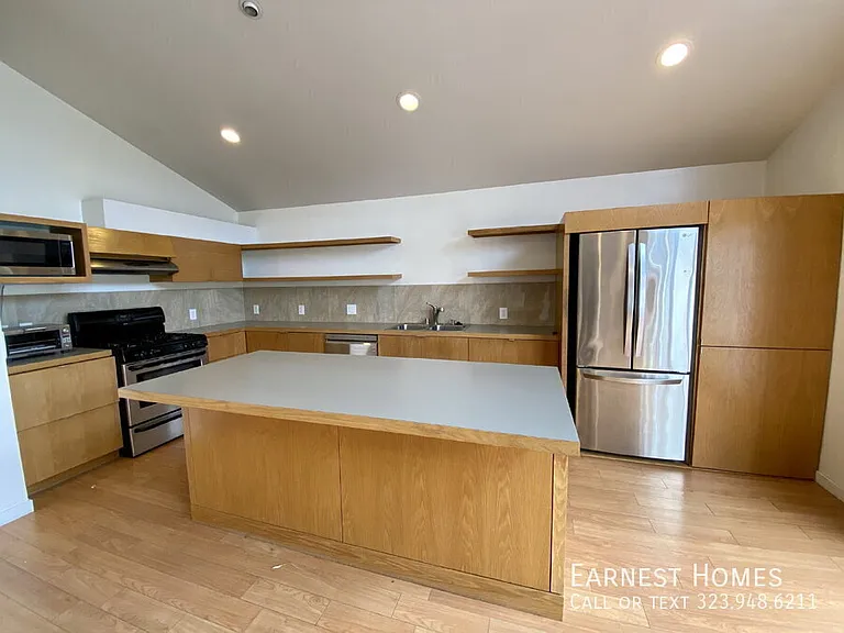 2577 S Bundy Dr — Photo 5