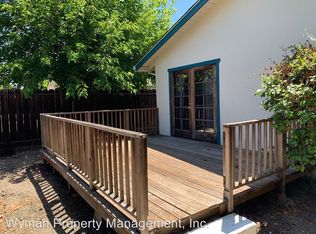 852 Pueblo Ave, Napa, CA 94558