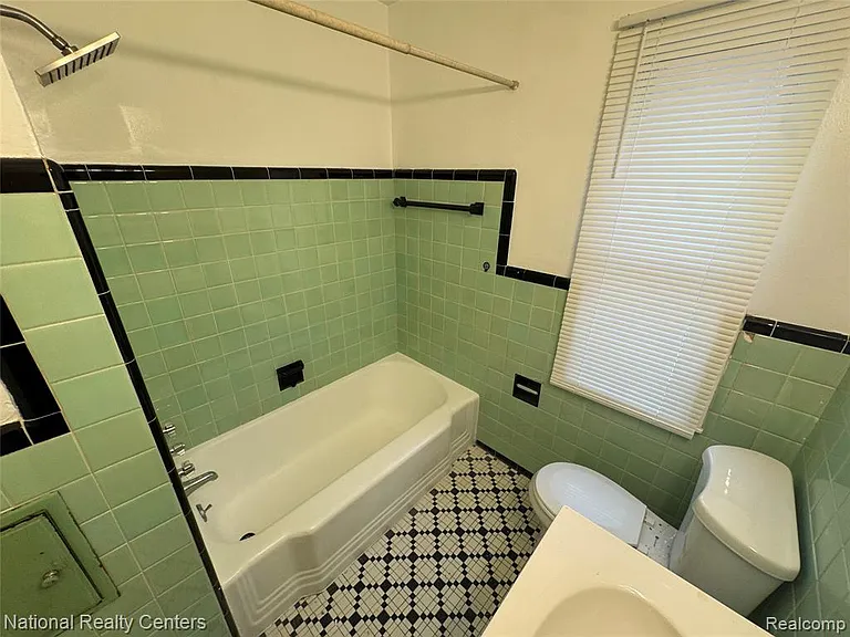 20134 Hanna St — Photo 9