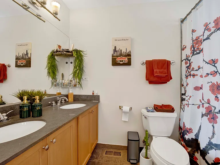 1149 W Cornelia Ave #1 — Photo 16