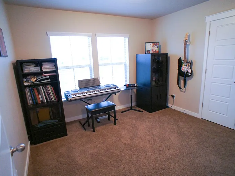 452 W Amber Glow Ln — Photo 13