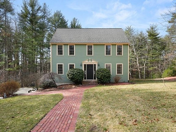 3rd image of 12 Gristmill Ln