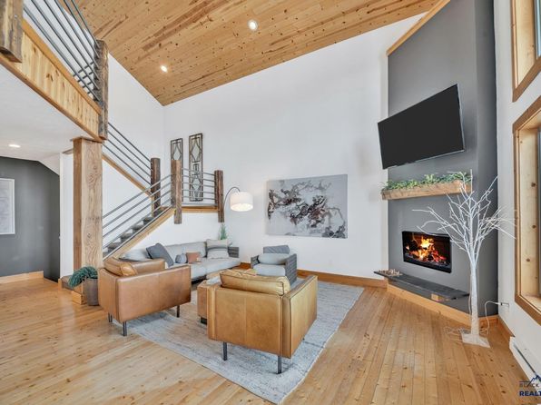 21174 Stewart Slope Cir, Lead, SD 57754