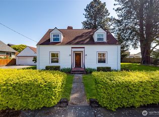 114 N 6th St, La Conner, WA 98257