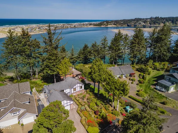 1080 SW Norwood Dr, Waldport, OR 97394