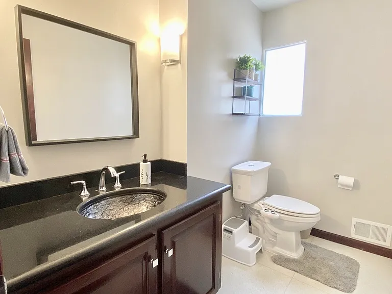 4077 Lincoln Dr — Photo 16