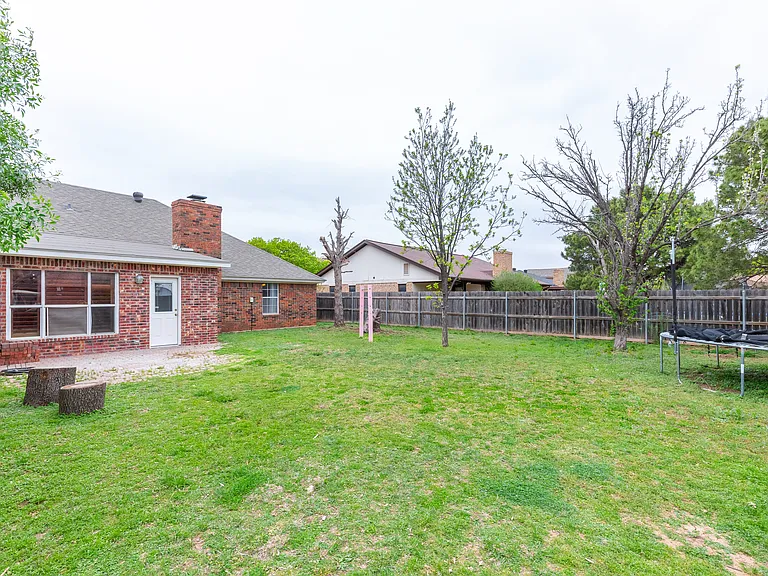 857 Chaucer Dr — Photo 38
