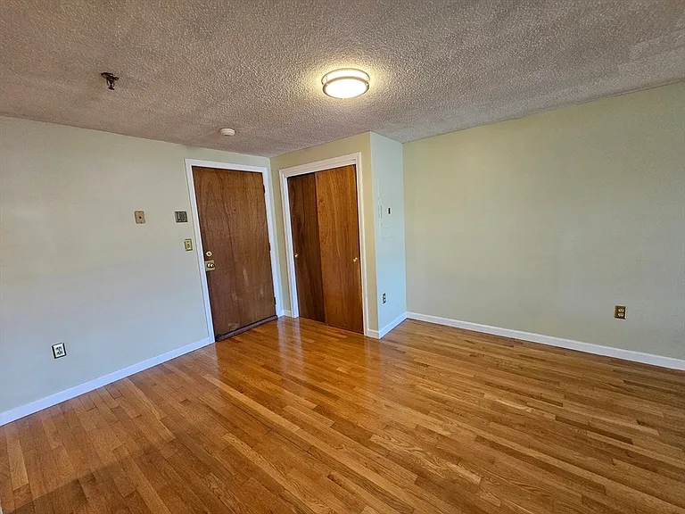 35 Prospect St #215 — Photo 6
