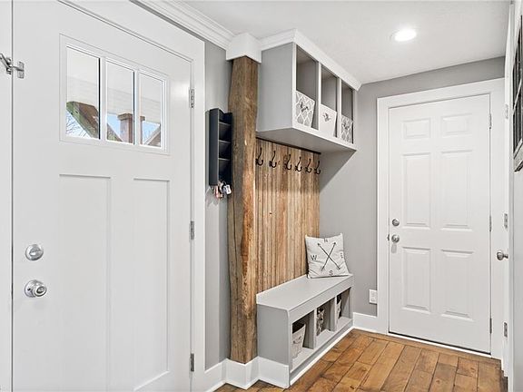 2nd image of 5817 Ogilby Dr
