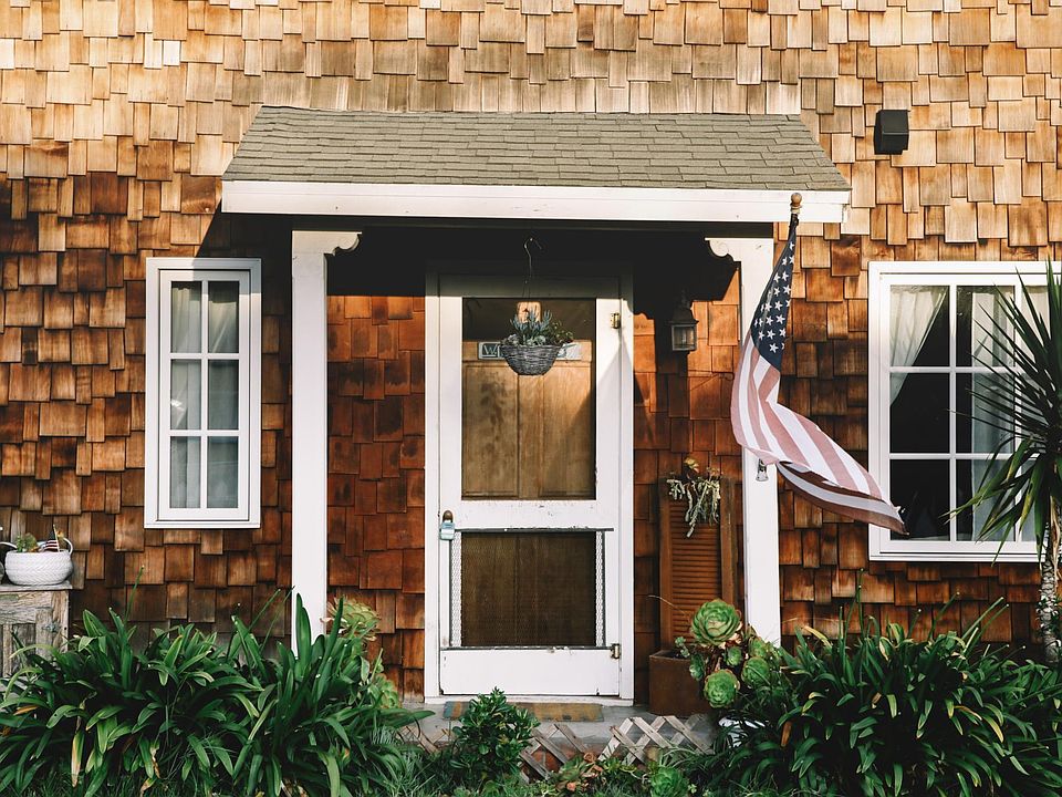 Welcoming front entry