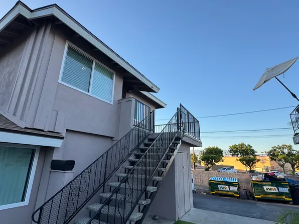 1151 W 9th St APT D, Corona, CA 92882