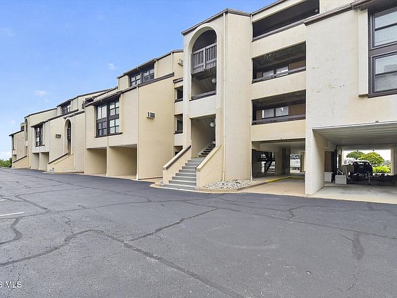 4th image of 1803 E Perry St APT 44