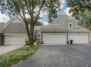 12546 Barkley St, Overland Park, KS 66209