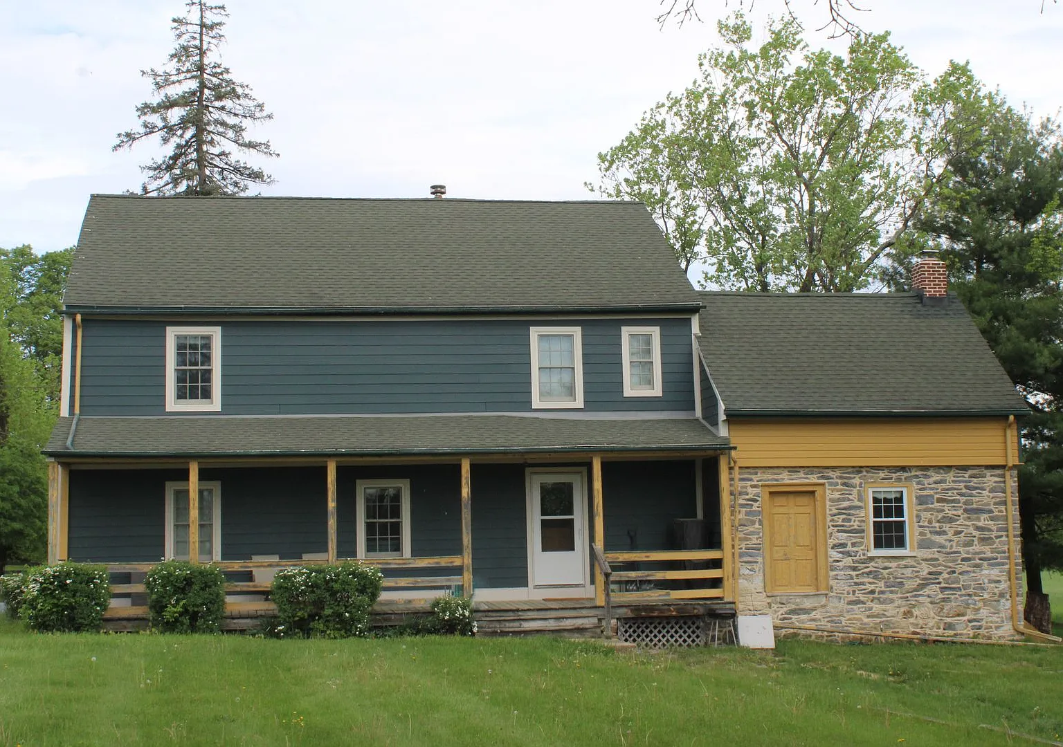 Single Family Farm Home — Photo 1
