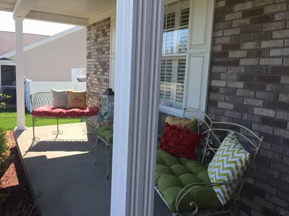 51982 White Pine Dr, Saint Clairsville, OH 43950