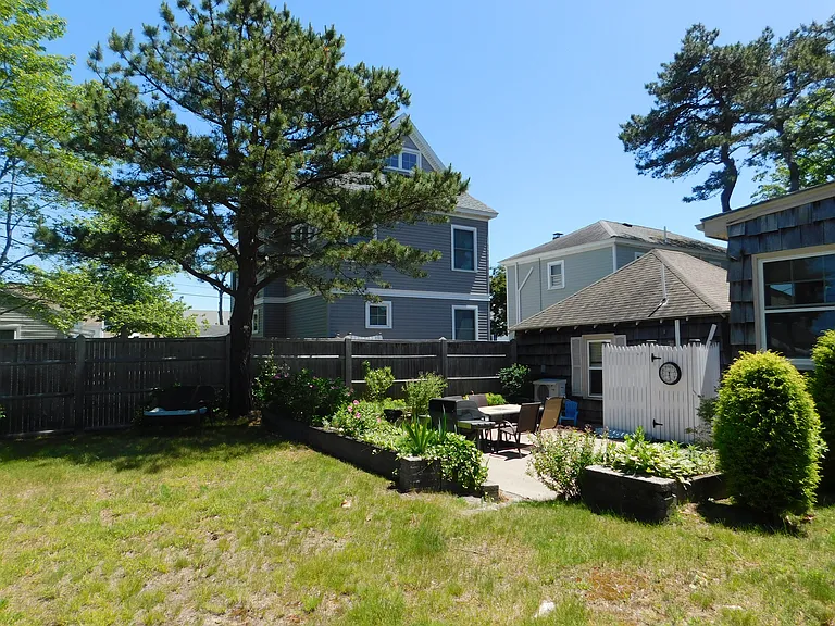 70 E Grand Ave — Photo 52