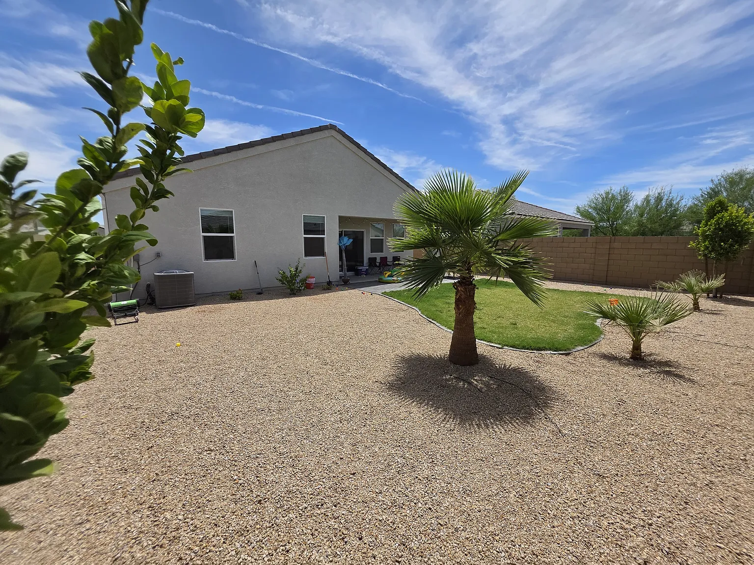 4 bed, 2051 sqft, $2,850 — Photo 3