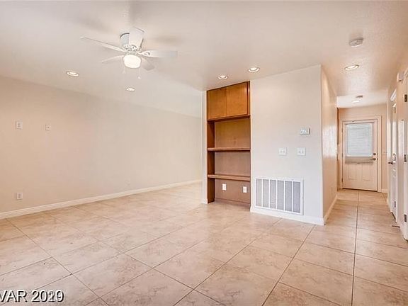 2nd image of 743 Greenbriar Townhouse Way