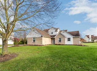 59385 Pacers Path, South Lyon, MI 48178