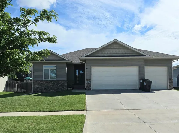 7334 Andy Dr, Lincoln, NE 68516