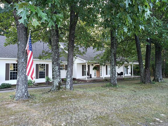 2nd image of 15 Patrick Ln E