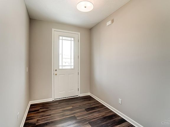 3rd image of 4027 Oakland Hills Dr