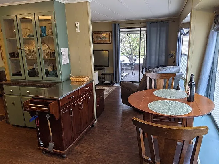10011 Merion Ct — Photo 9