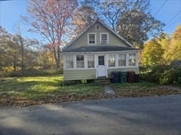 47 Pemberton St, Lowell, MA 01850