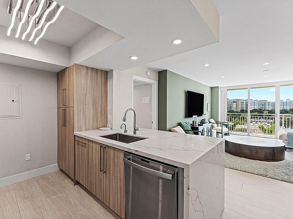 4th image of 99 SE Mizner Boulevard #627