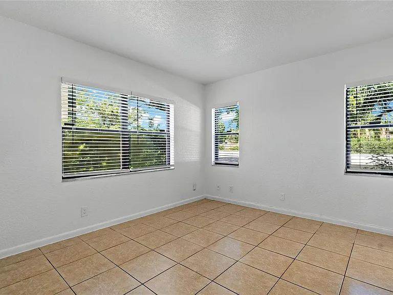 11632 NW 26th Ct — Photo 20