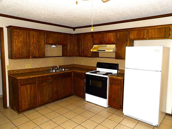 4th image of 2716 NW Hilltop Dr