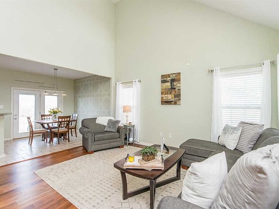 4th image of 309 Bennett Dr