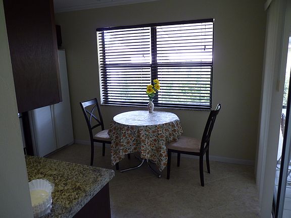 4th image of 1657 Palmland Dr