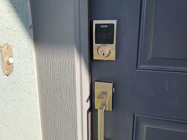 Smart door lock for easy access