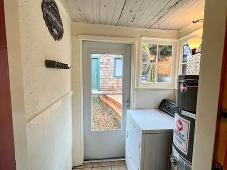 531 N 66th St — Photo 36