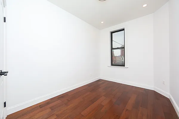 Sold by Keystone Realty USA Corp | media 16