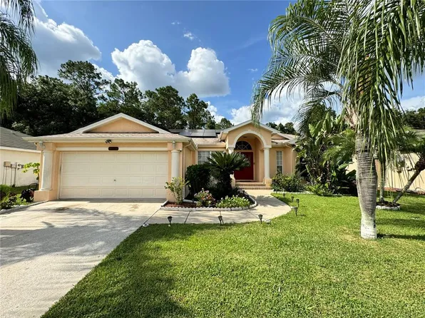 23821 Pow Wow Dr, Lutz, FL 33559